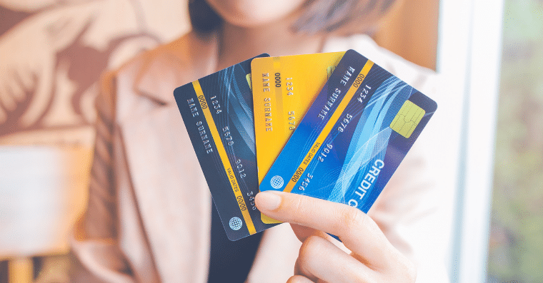 Cashback vs Travel Credit Card: Which Should You Choose?